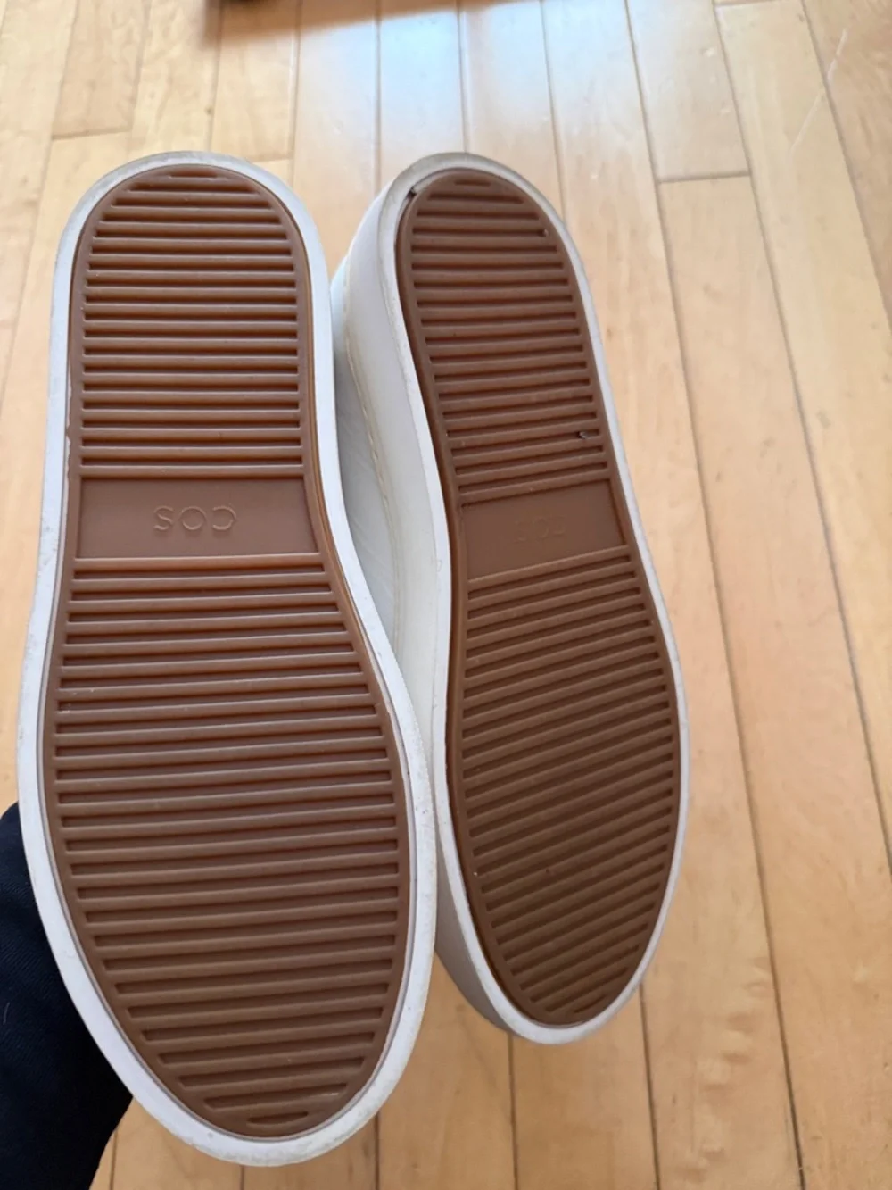 COS White Minimalist Leather Slip-On Loafers - Picture 4 of 4